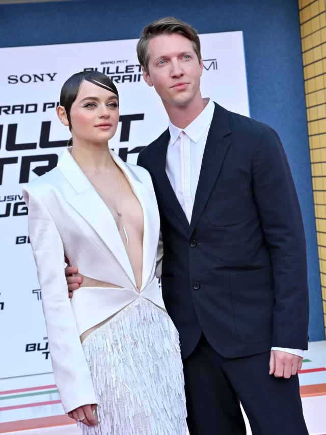 Before their red carpet debut, Joey King and Steven Piet share a kiss.